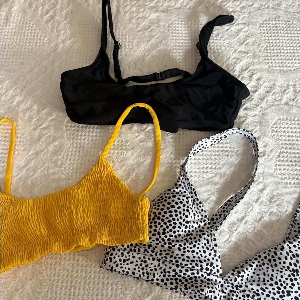 SHEIN White Textured Fabric with Black Polka Dot Accent